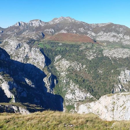 Hosteria Picos De Europa Potes Bagian luar foto