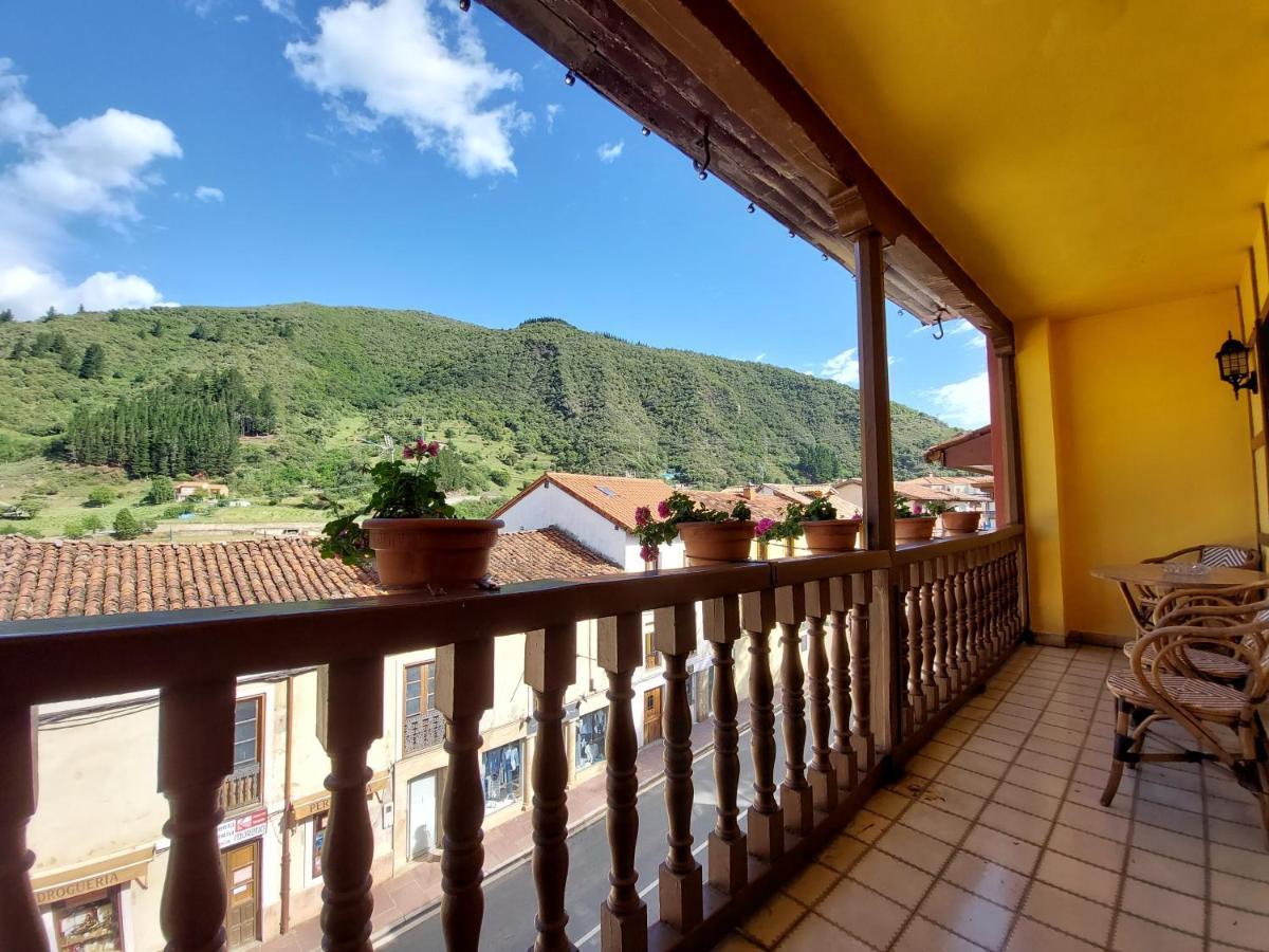 Hosteria Picos De Europa Potes Bagian luar foto