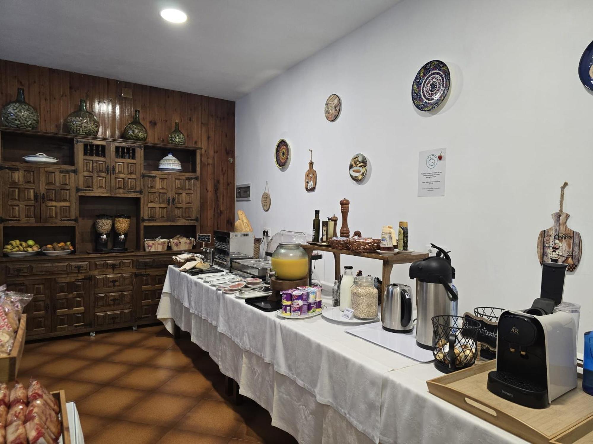 Hosteria Picos De Europa Potes Bagian luar foto
