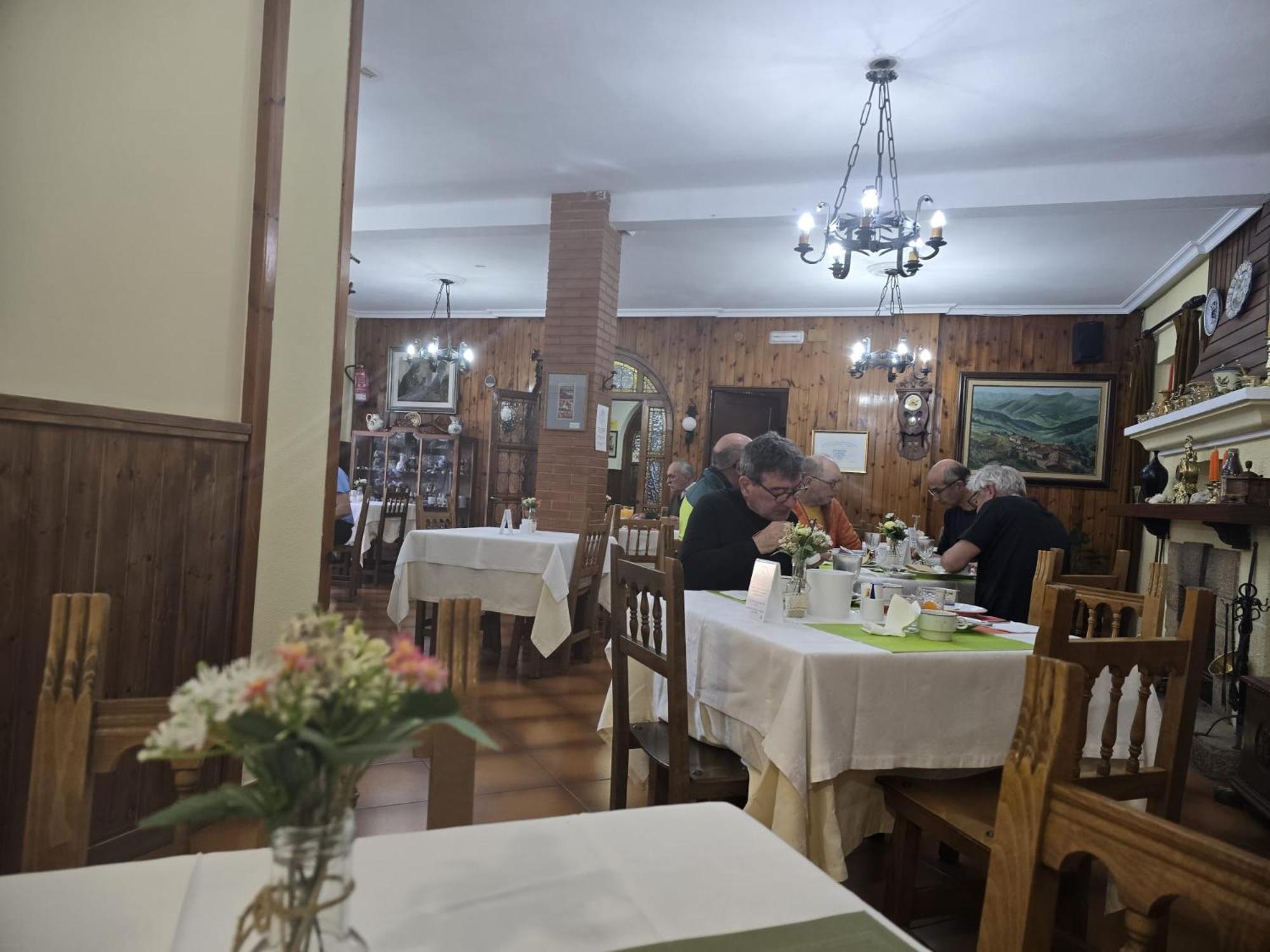 Hosteria Picos De Europa Potes Bagian luar foto
