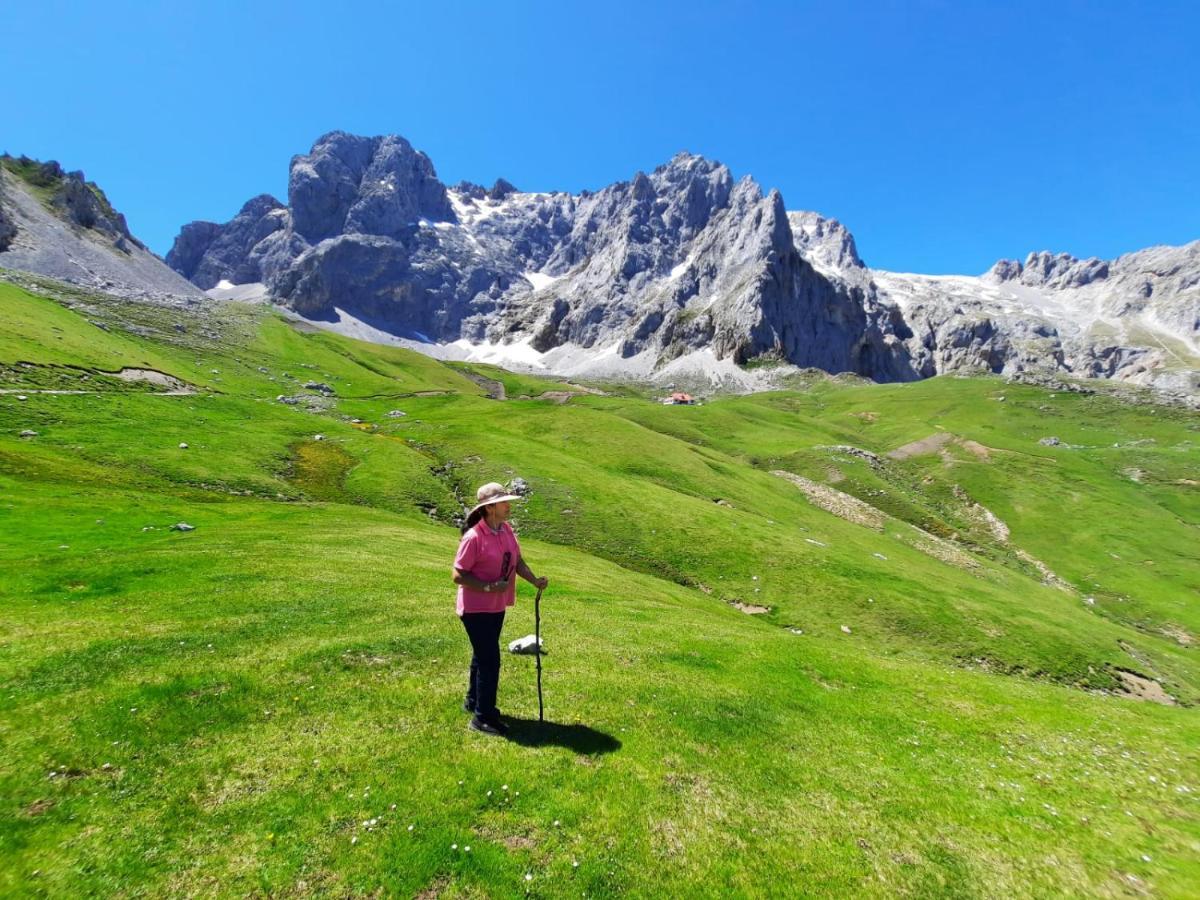 Hosteria Picos De Europa Potes Bagian luar foto