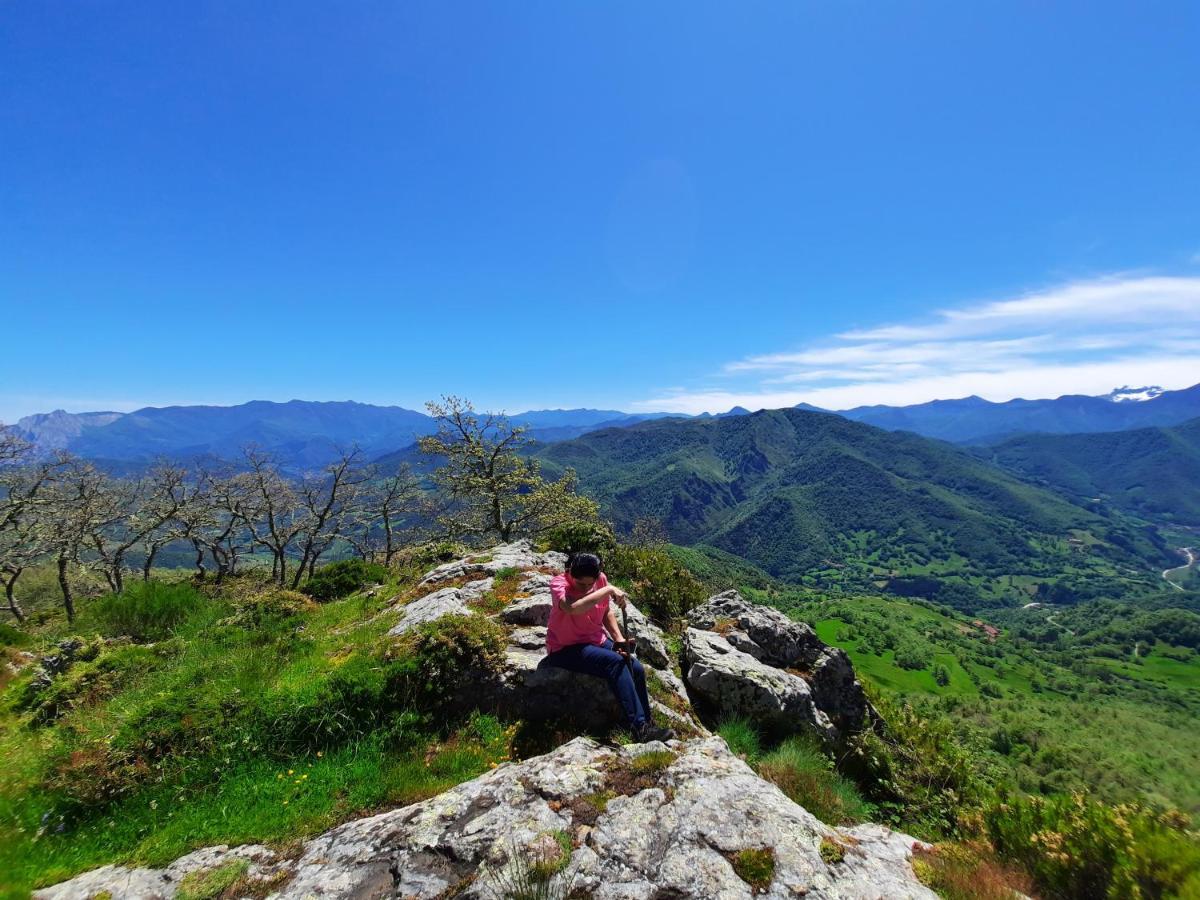 Hosteria Picos De Europa Potes Bagian luar foto