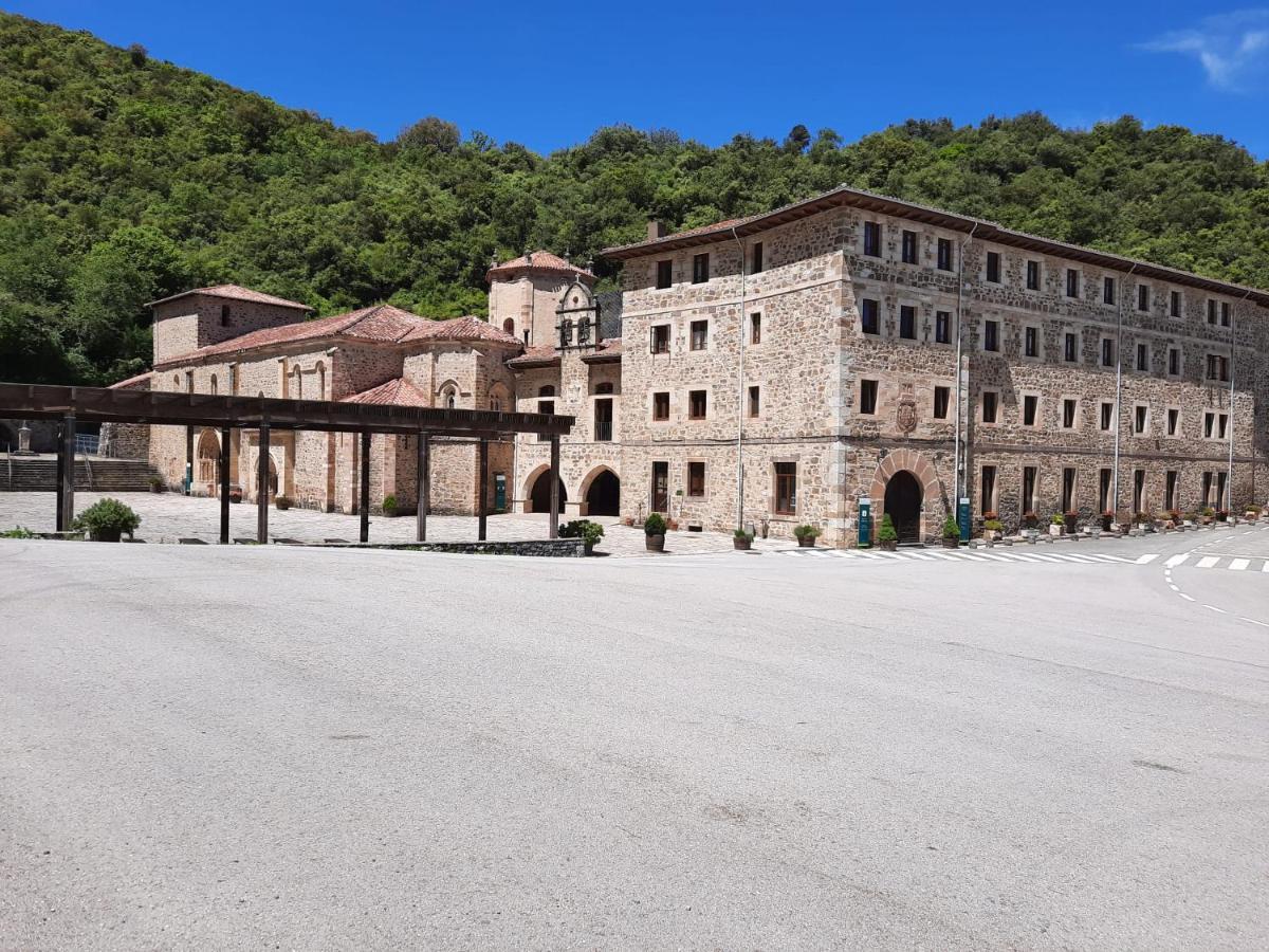 Hosteria Picos De Europa Potes Bagian luar foto